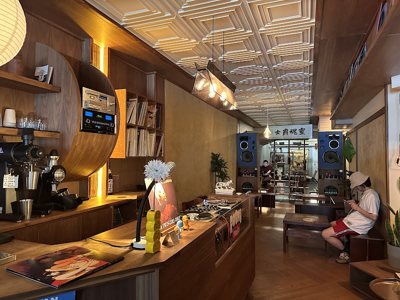 Rooms | 17 Baldwin photo 3